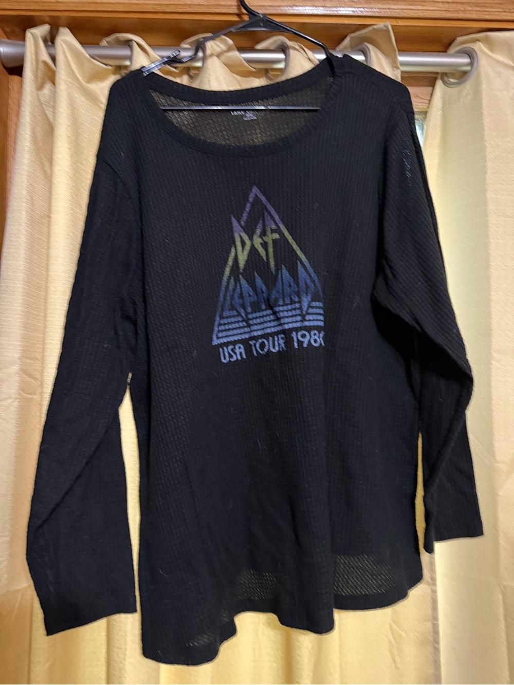 USA Tour 1980 Black Long-Sleeve Women's Top. Def Leopard